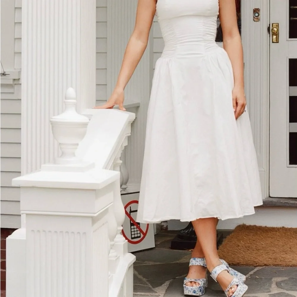 House of CB Georgina Dress XS
Worn once and dry cleaned - Picture 3 of 4